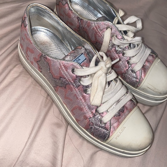 Authentic Prada sneakers - Picture 2 of 6